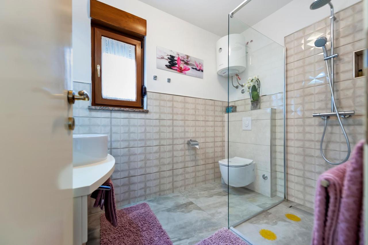 Apartments And Rooms Villa Dea Adults Only Ровінь Екстер'єр фото