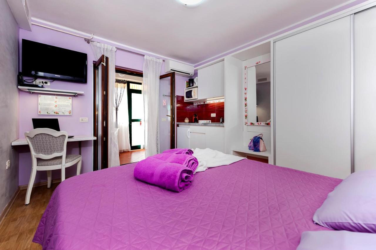 Apartments And Rooms Villa Dea Adults Only Ровінь Екстер'єр фото