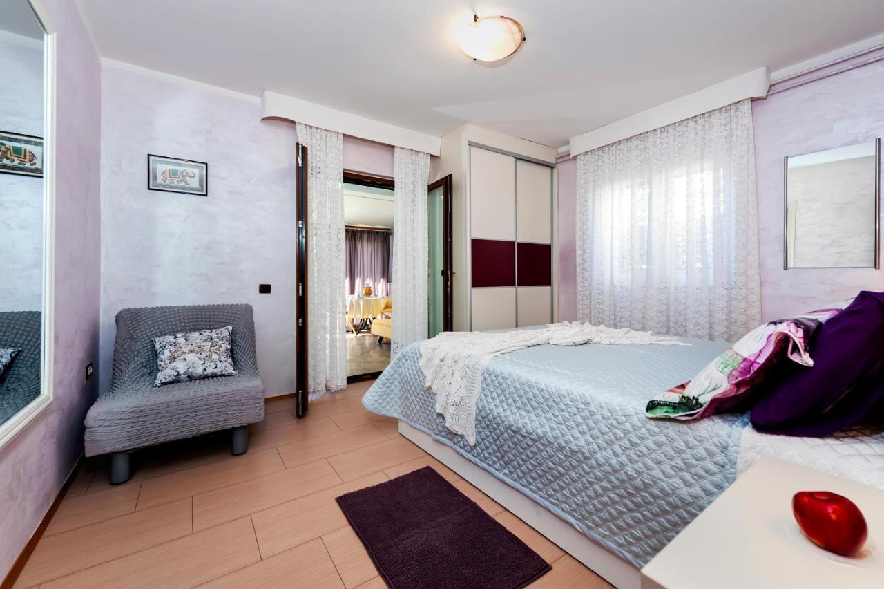 Apartments And Rooms Villa Dea Adults Only Ровінь Екстер'єр фото