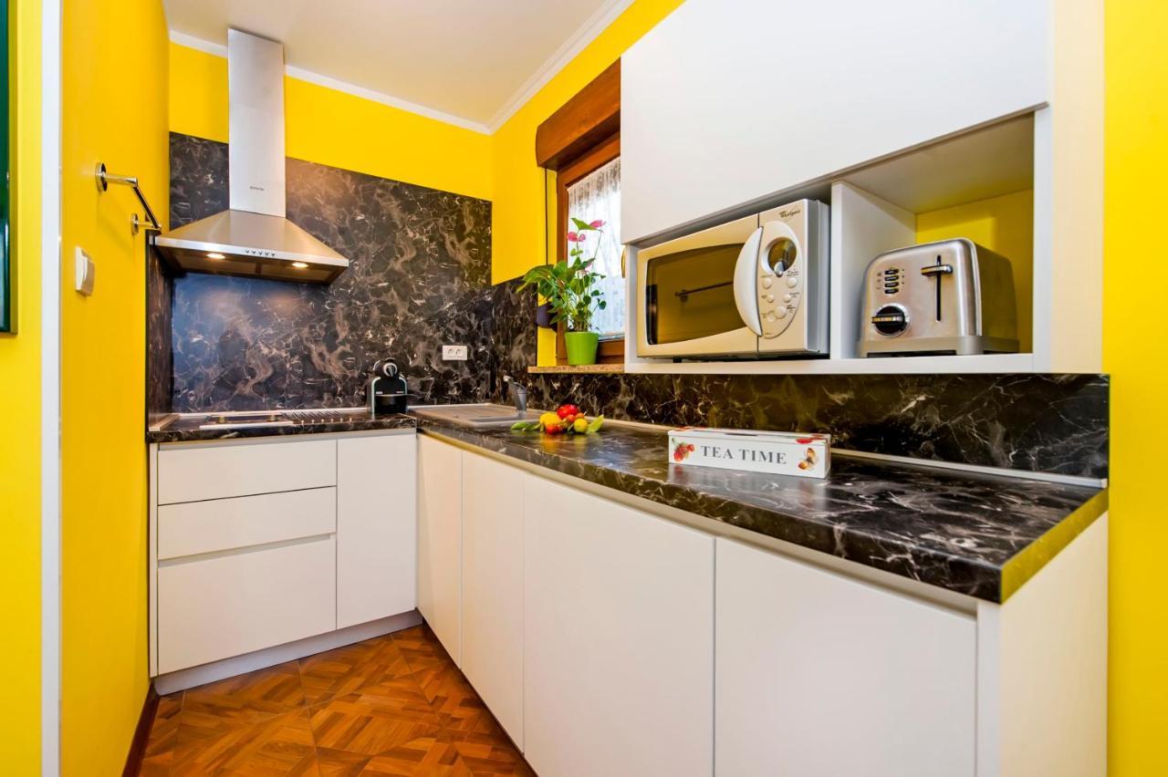 Apartments And Rooms Villa Dea Adults Only Ровінь Екстер'єр фото